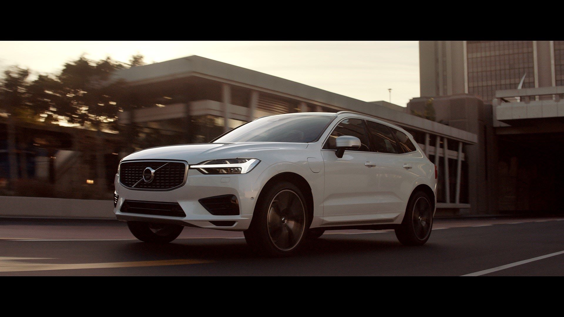 209069_Still_from_new_Volvo_XC60_brand_film.jpg