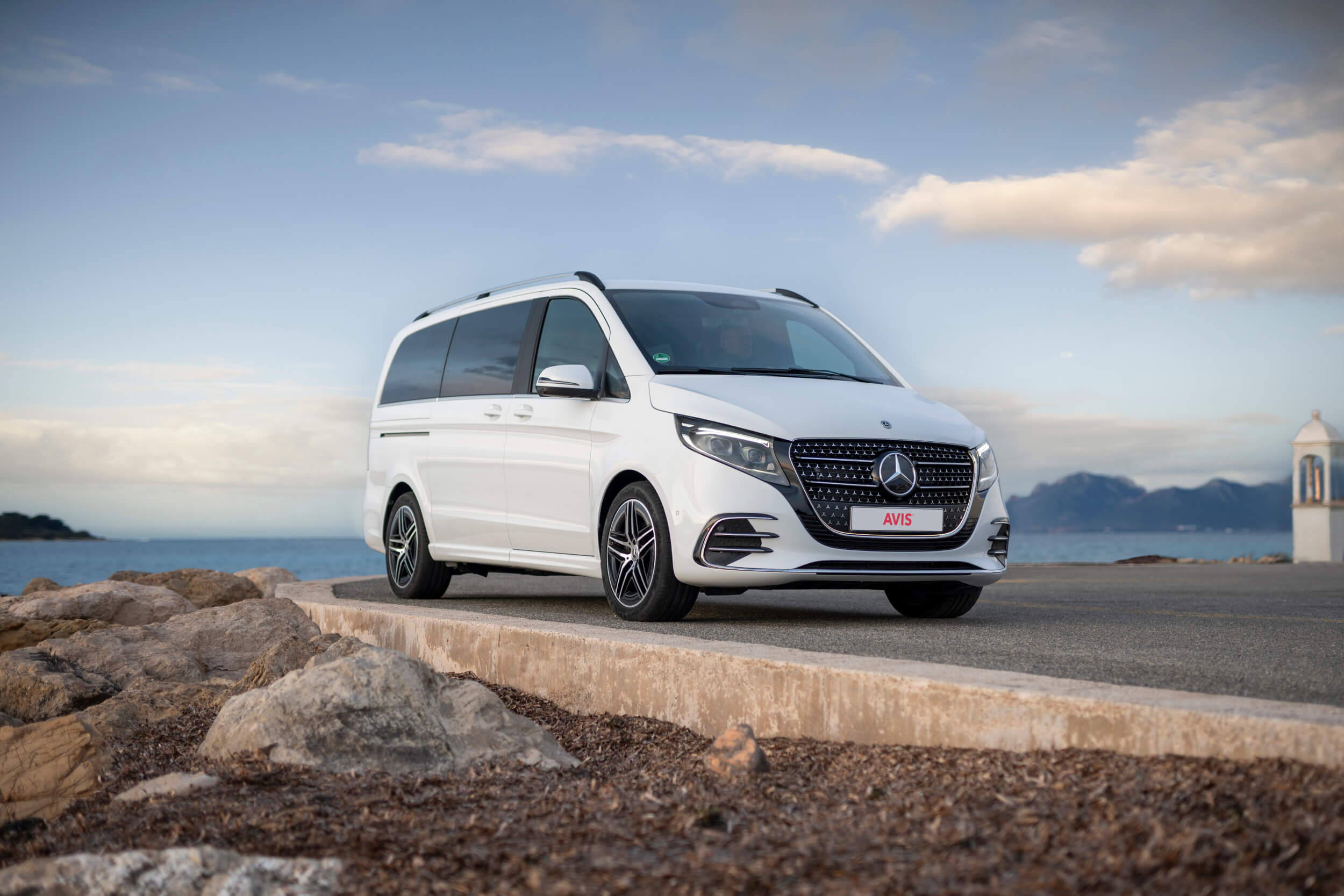 AVIS_MB_V-Class_main-banner.jpg