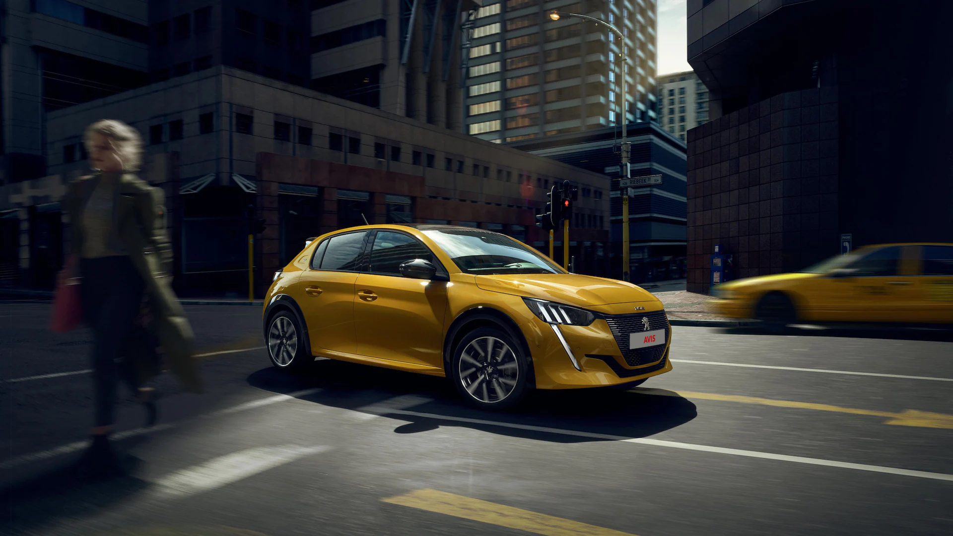 AVIS_yellow-peugeot-208.jpg