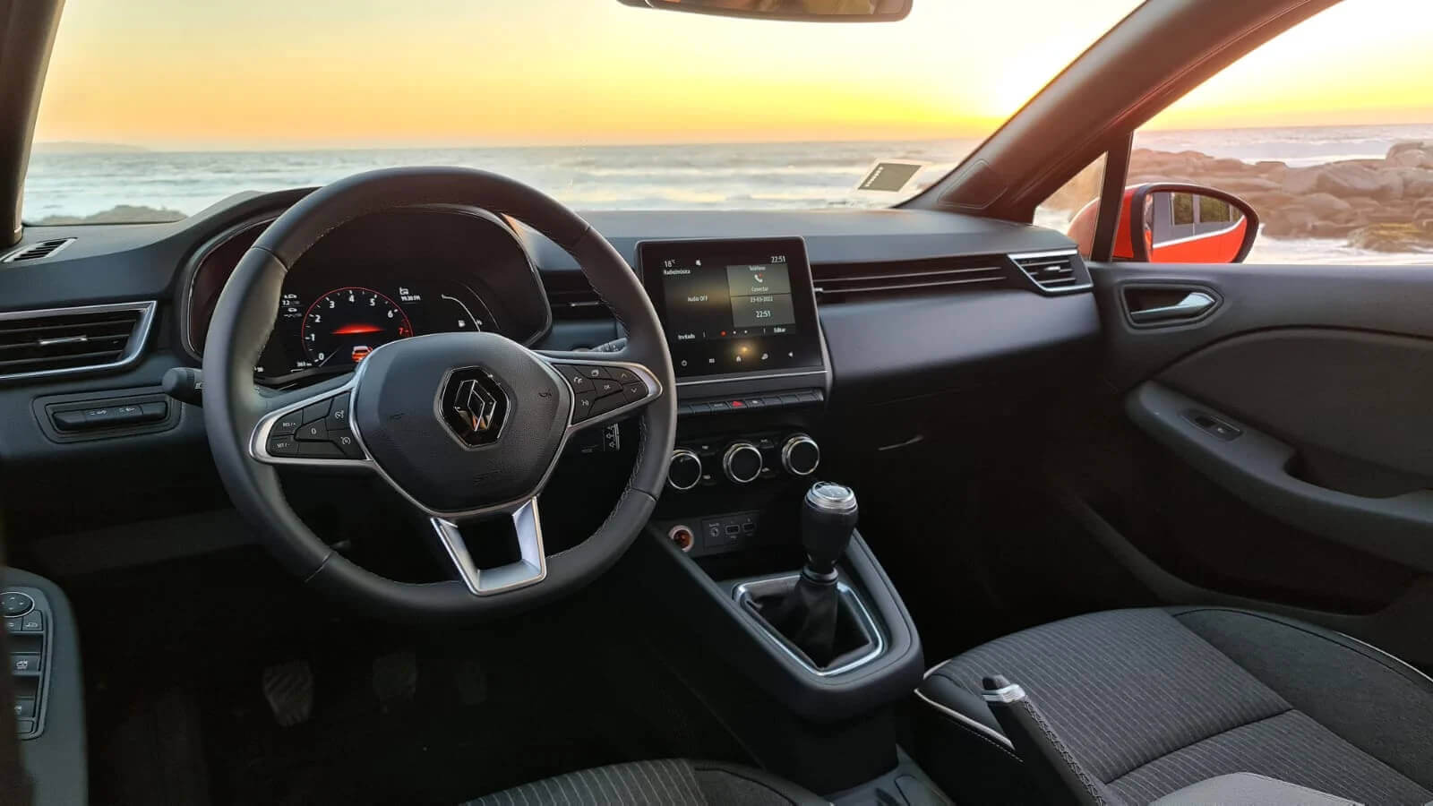 Clio_interior.jpg