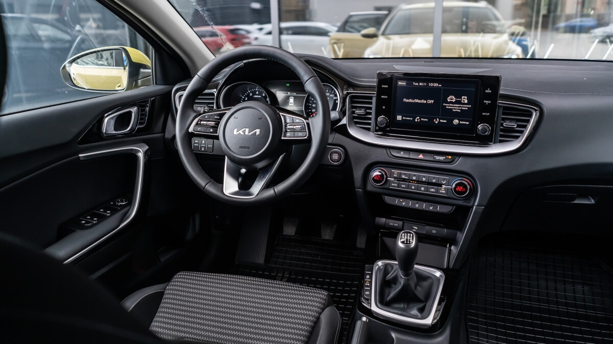 kia_ceed_interior-2.jpg