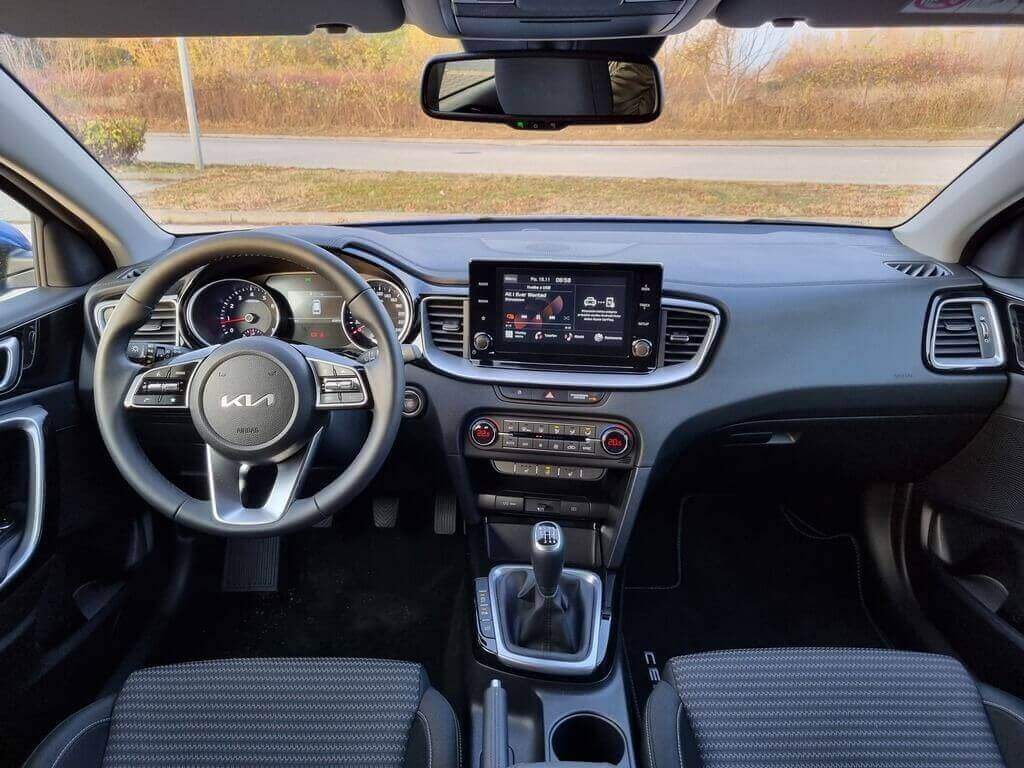 kia_ceed_sw_interior.jpg